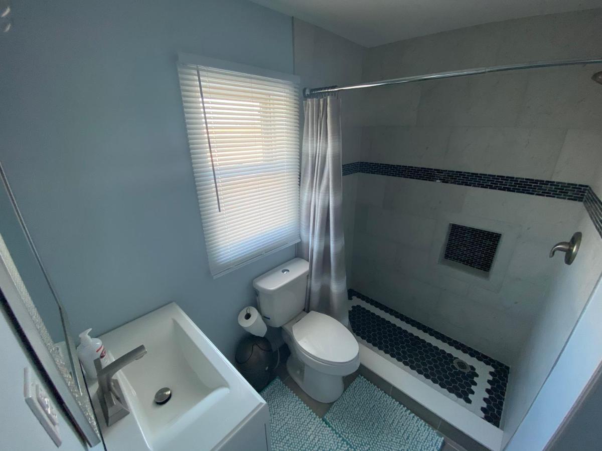 Affordable Beachfront Apartment With Balcony Sleeps 8 Wildwood Exteriör bild